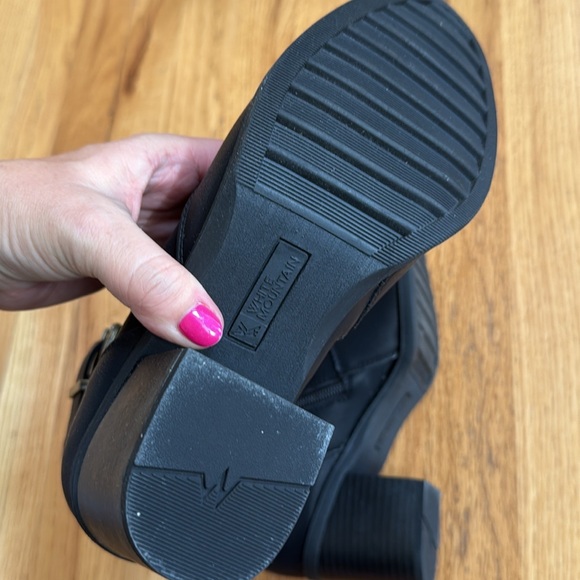 White Mountain Dessert Black Heeled Boots with Buckle & Zipper Detail, Size 8 - Picture 7 of 7